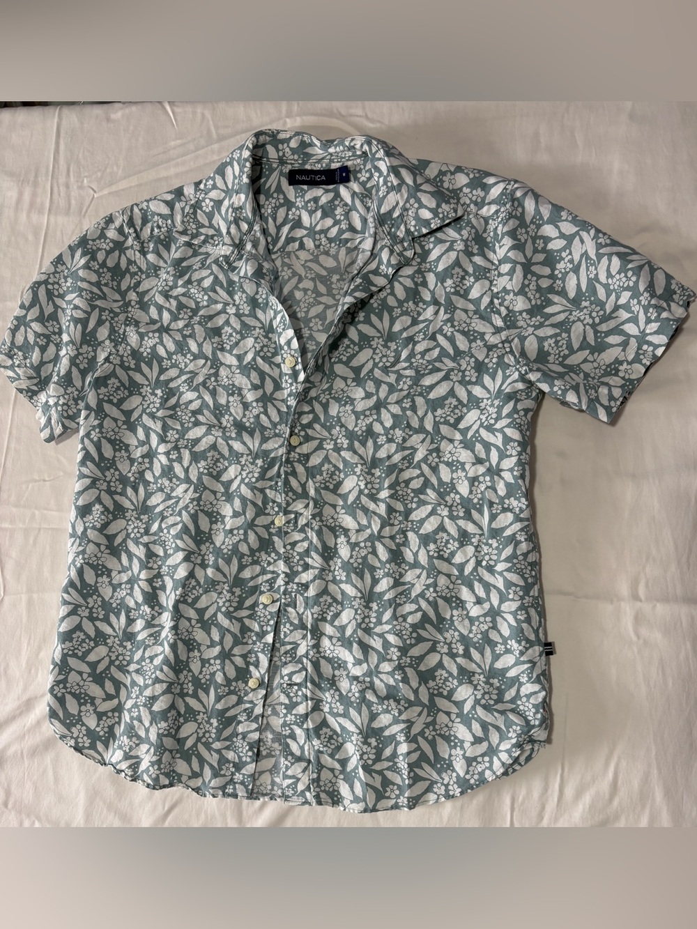Nautica Men’s Green Floral Short-Sleeve Button-Up Shirt